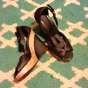 🦋🏵️🦋Sbicca Platform Wedge S…